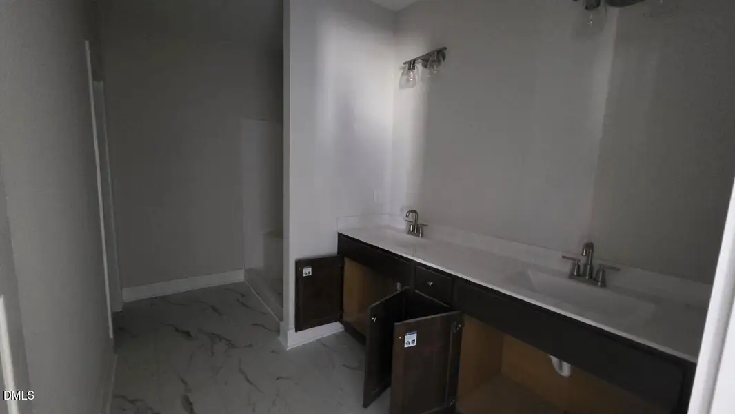 Lot 155 Surrey (10) (Medium)