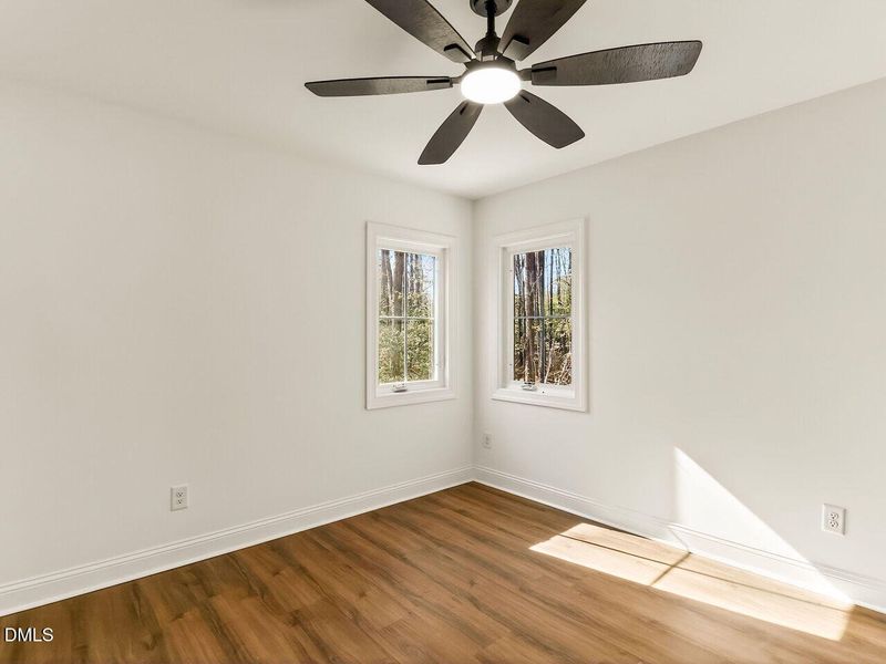 020-1280x960-bedroom-3