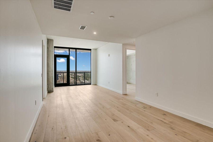 Spacious, unfurnished interior of a new home in The Modern Austin Residences, Austin (Image 20). Spacious, unfurnished interior of a new home in The Modern Austin Residences, Austin (Image 20).