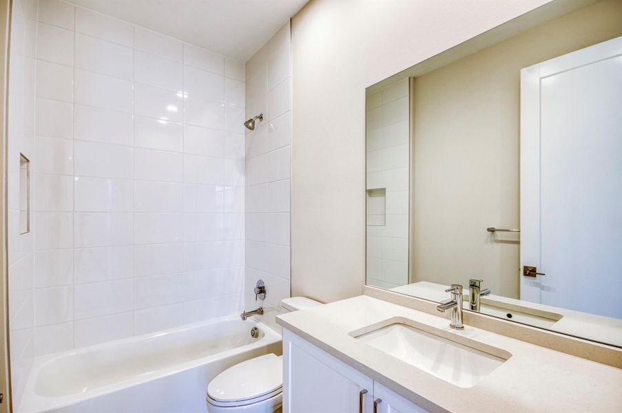 Furnished interior view inside a new home in Apex at Avenir, Palm Beach Gardens (Image 16).