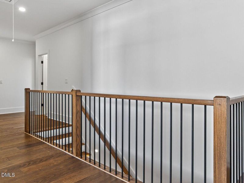 025-1280x960-landing