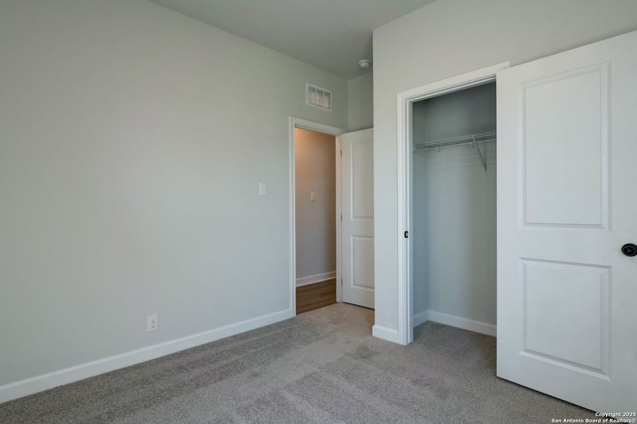 Spacious, unfurnished interior of a new home in Cordova Trails, Seguin (Image 33).