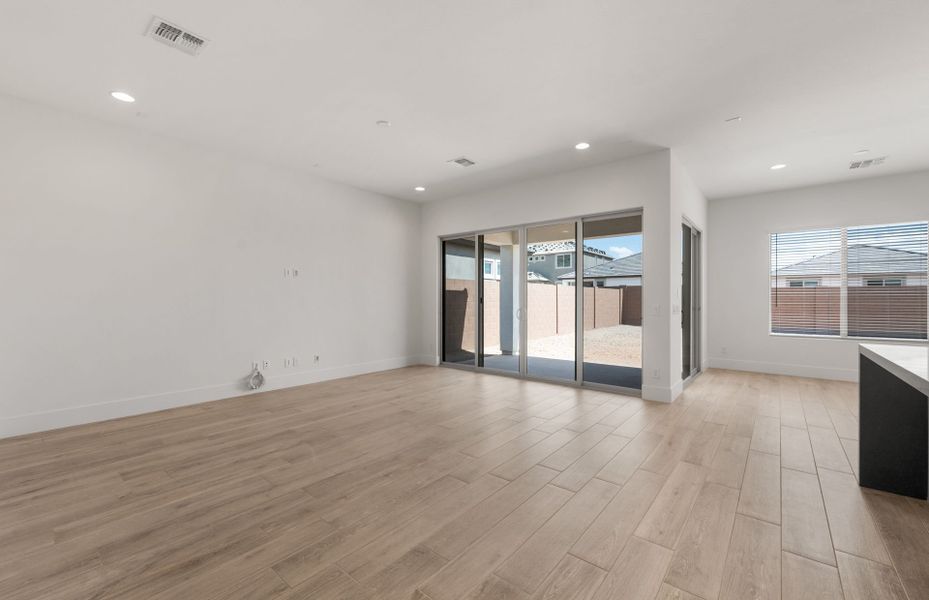 Spacious, unfurnished interior of a new home in Upper Canyon, Phoenix (Image 15).