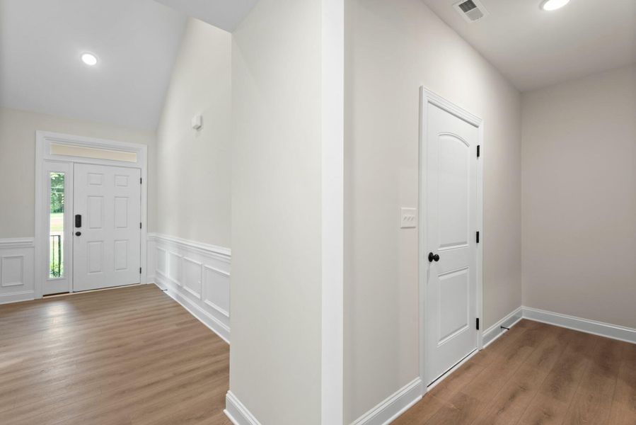 Image 38 of a home in Redland. Image 38 of a home in Redland.