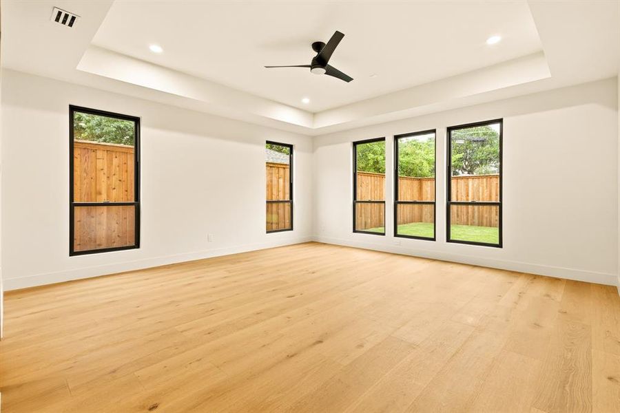 Spacious, unfurnished interior of a new home in , Dallas (Image 36).