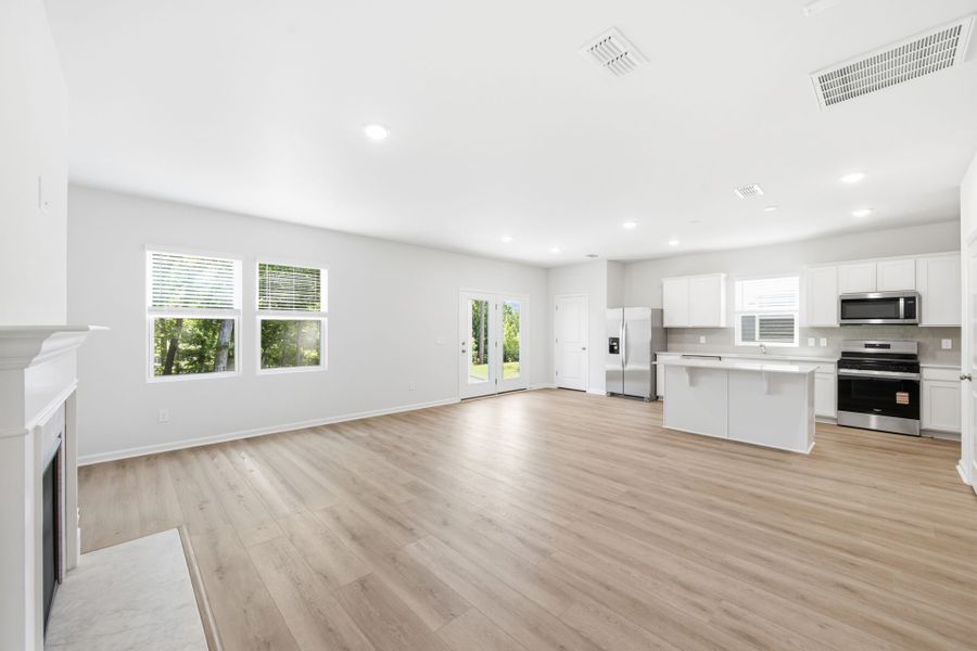 Spacious, unfurnished interior of a new home in Grand Arbor, Blythewood (Image 21).