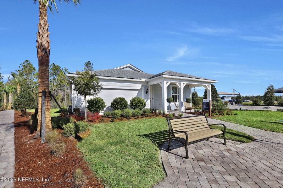 Exterior details and patio area of a home in Murray Farms, Middleburg (Image 4).