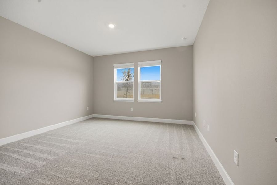 Spacious, unfurnished interior of a new home in Headwaters at Lofton Creek, Yulee (Image 30).