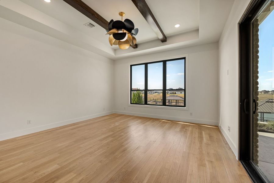 Spacious, unfurnished interior of a new home in The Resort on Eagle Mt. Lake, Fort Worth (Image 49).
