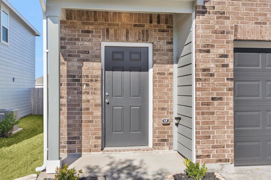 Exterior details and patio area of a home in Chapel Run, Montgomery (Image 2).