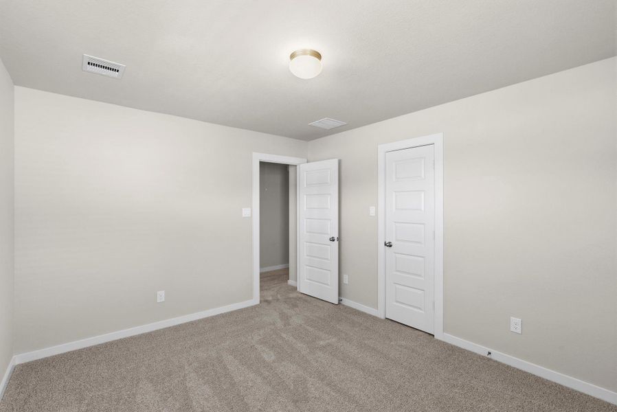 Spacious, unfurnished interior of a new home in Grand Oaks Village, Houston (Image 12).