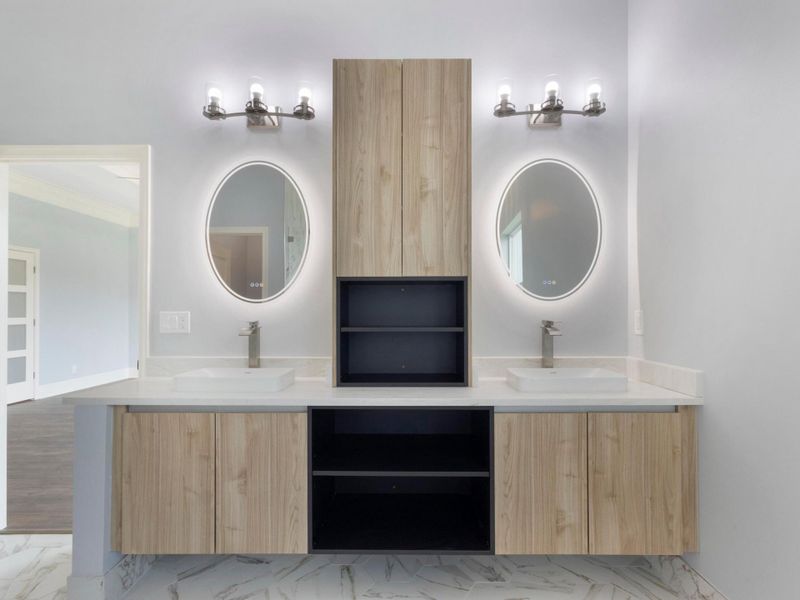 29-primary_bathroom_2