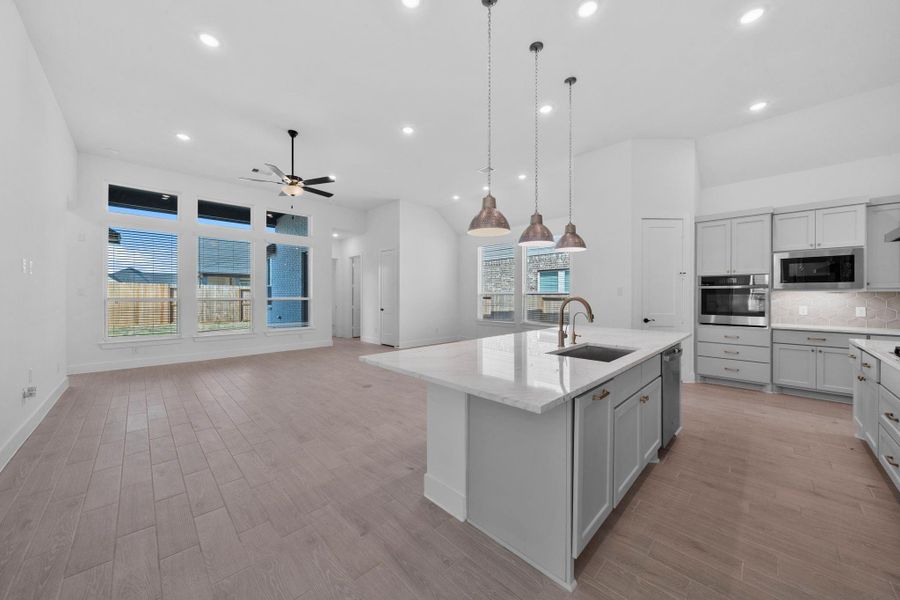 Furnished interior view inside a new home in Jubilee Chateau, Hockley (Image 10).