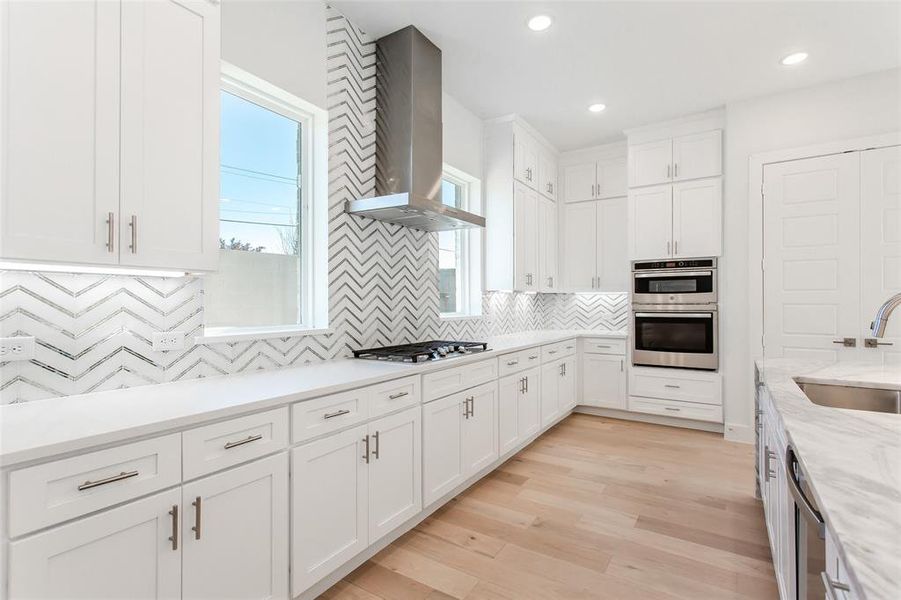 Furnished interior view inside a new home in , Richardson (Image 5).