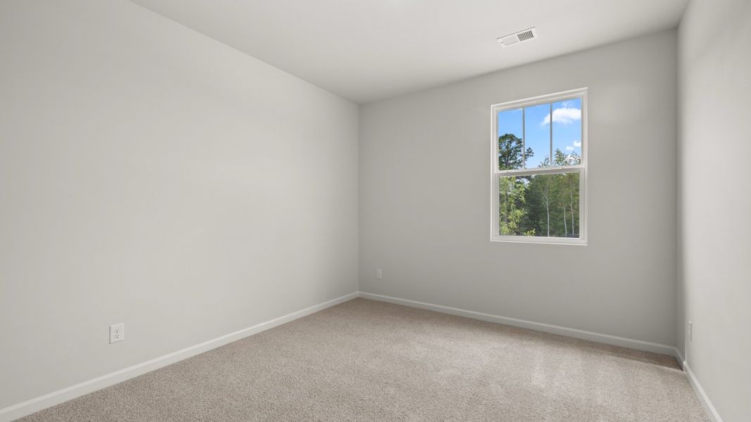 Spacious, unfurnished interior of a new home in Fairway 17 at Mirror Lake, Villa Rica (Image 27).