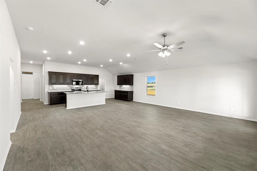 18. 7816 Kingfisher - Family (4)