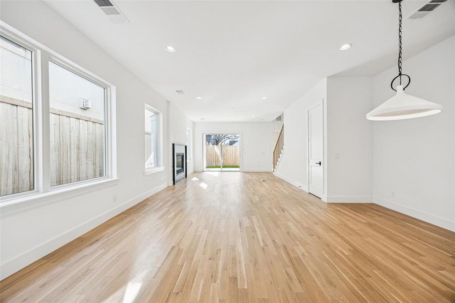 Spacious, unfurnished interior of a new home in , Dallas (Image 24).