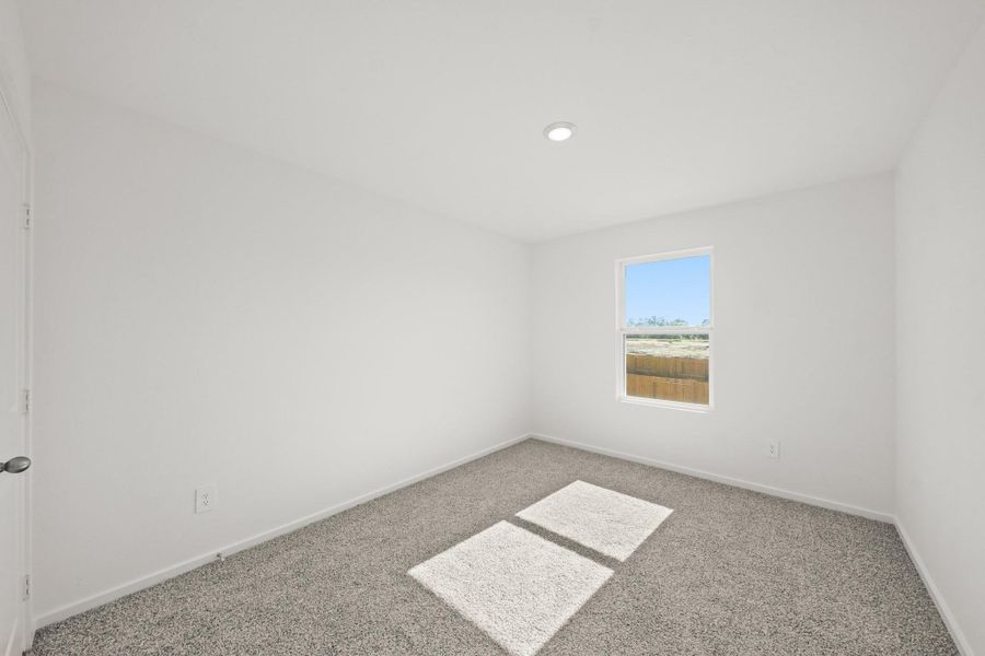 Spacious, unfurnished interior of a new home in Silverthorne, Conroe (Image 5).