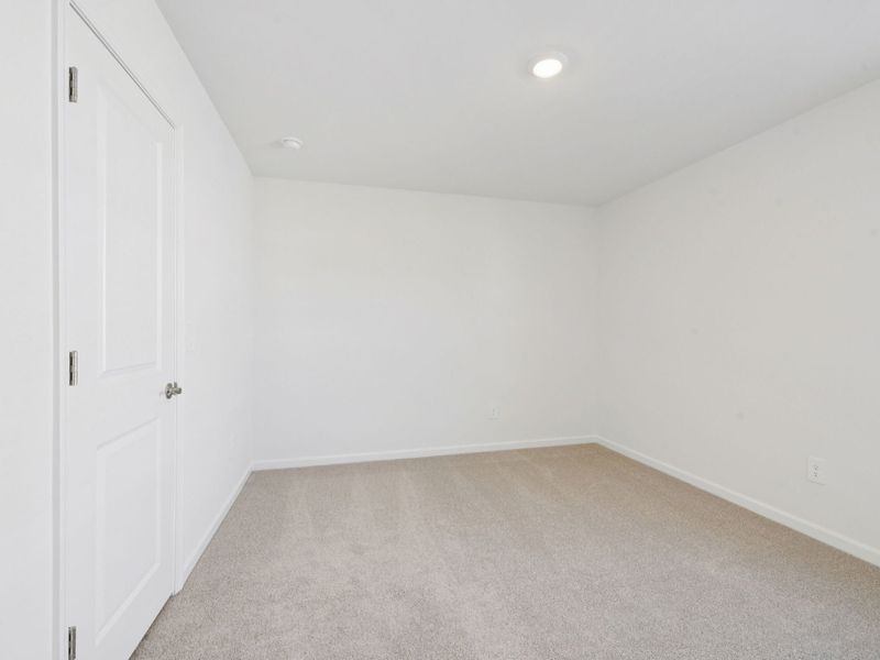 Spacious, unfurnished interior of a new home in Watkins Glen, Raleigh (Image 20).