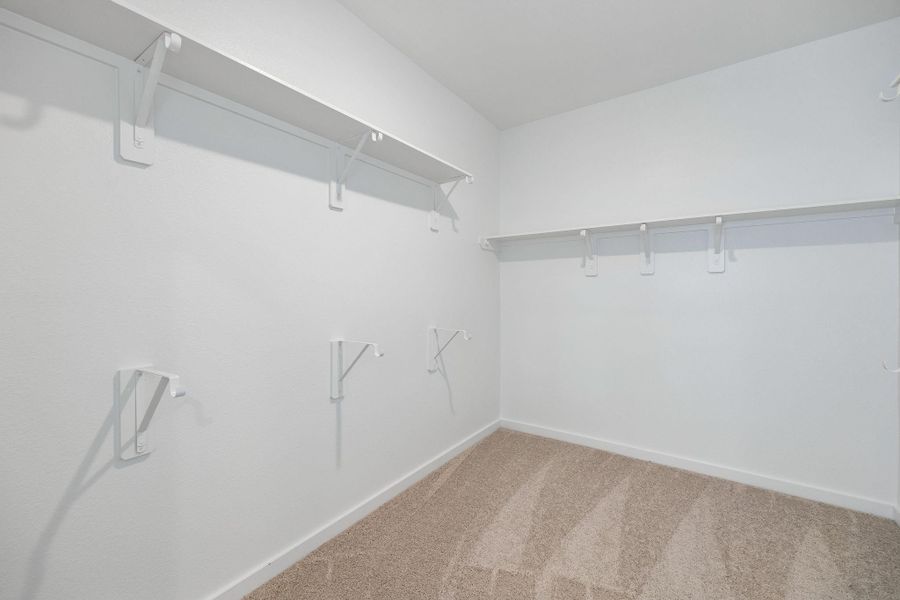 Spacious, unfurnished interior of a new home in Ellerden, Tomball (Image 21).