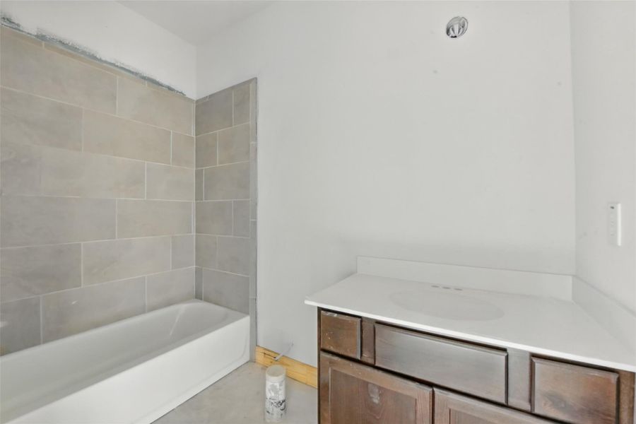 Image 33 of a home in . Image 33 of a home in .