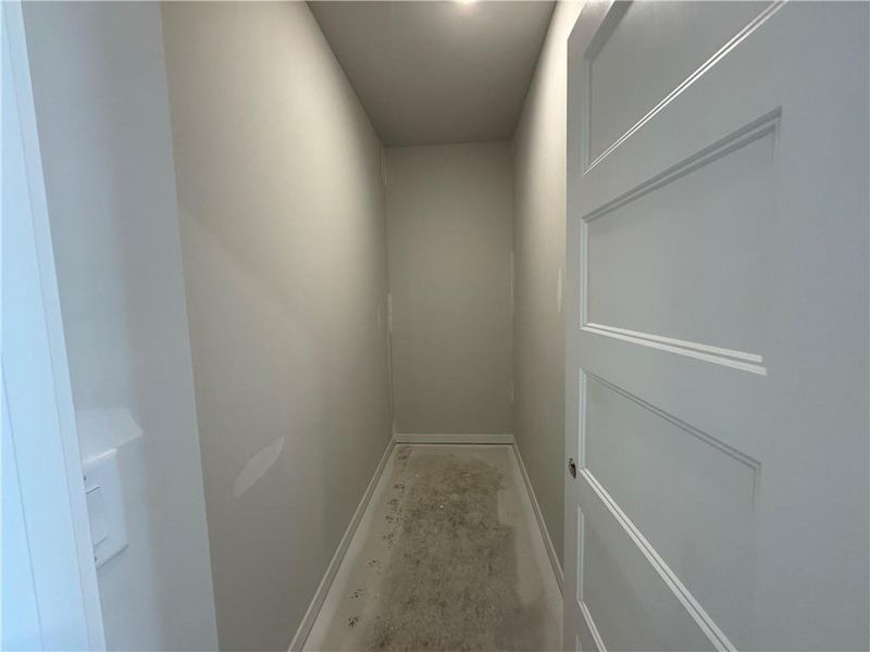 Spacious, unfurnished interior of a new home in Rosewood Lake Preserve, Hoschton (Image 6).