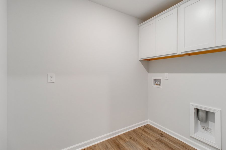 Spacious, unfurnished interior of a new home in Ellington, Elgin (Image 28).