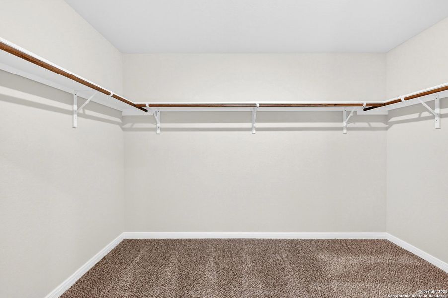 Spacious, unfurnished interior of a new home in Winding Brook, San Antonio (Image 15).