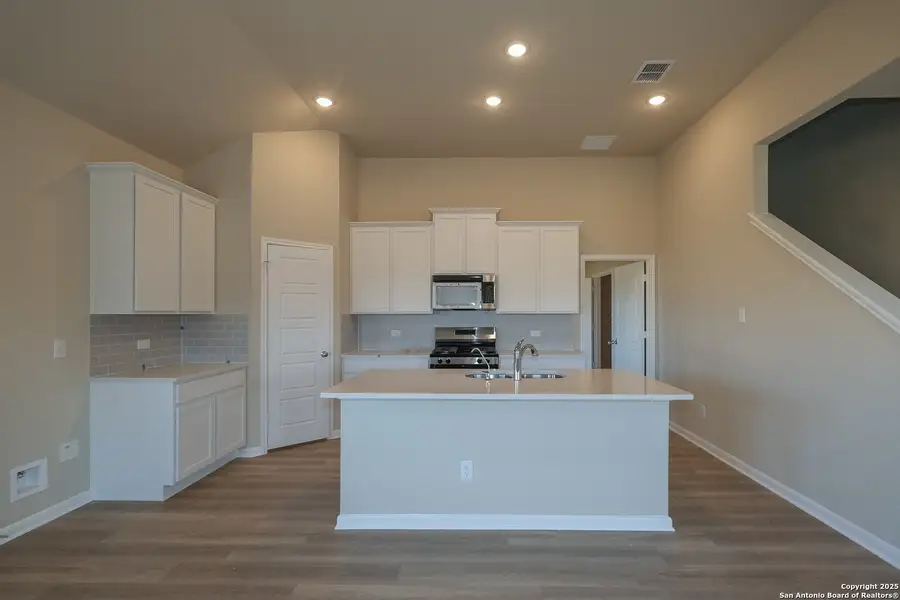 Furnished interior view inside a new home in Winding Brook, San Antonio (Image 4). Furnished interior view inside a new home in Winding Brook, San Antonio (Image 4).