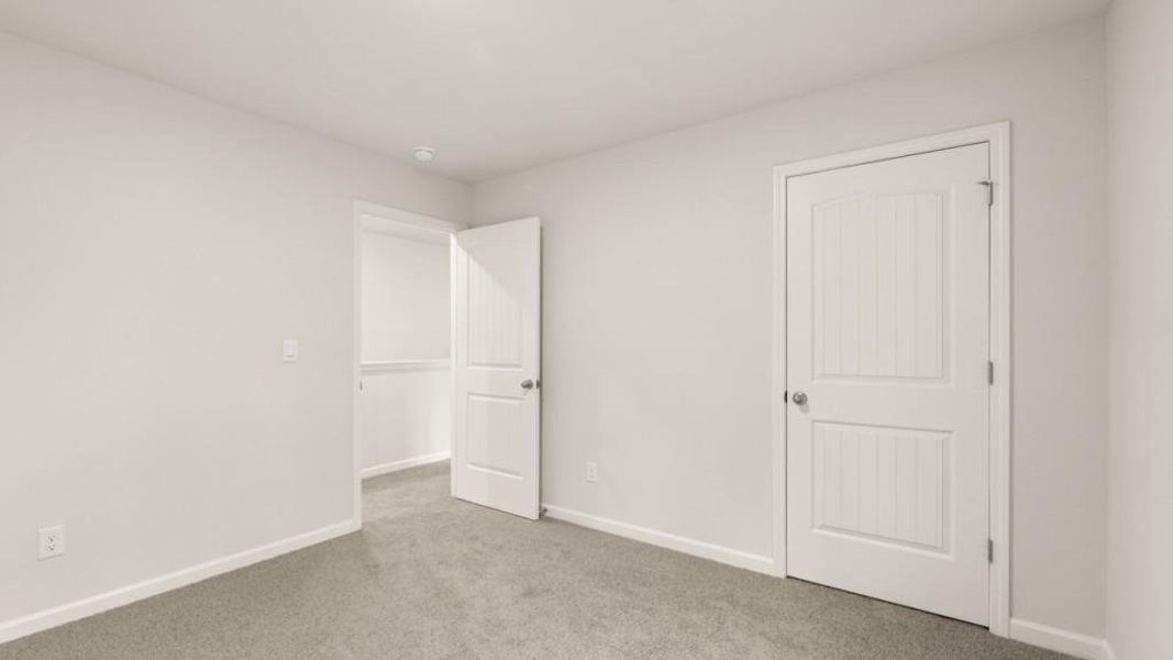 Spacious, unfurnished interior of a new home in Fairhaven, Lithia Springs (Image 19).