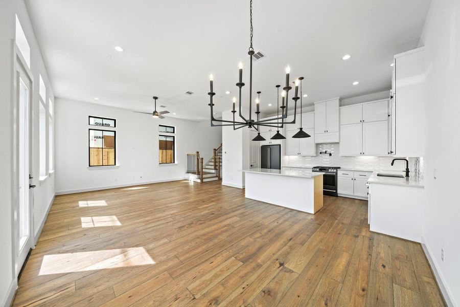 Spacious, unfurnished interior of a new home in Spring Valley Creek, Houston (Image 21).