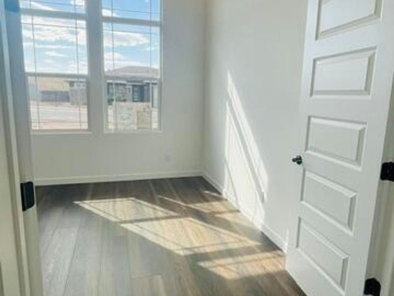 Spacious, unfurnished interior of a new home in Hidden Hills, Prescott (Image 11).