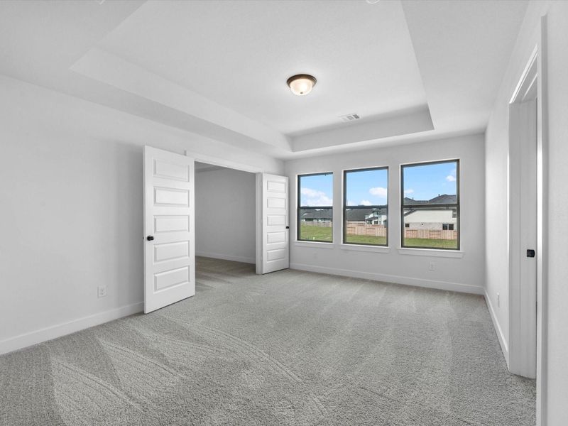 Spacious, unfurnished interior of a new home in Brookewater, Rosenberg (Image 13).
