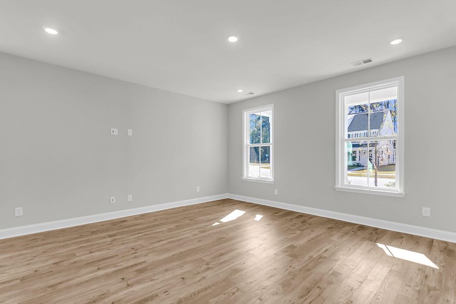Spacious, unfurnished interior of a new home in Sweetgrass Station, Summerville (Image 20).