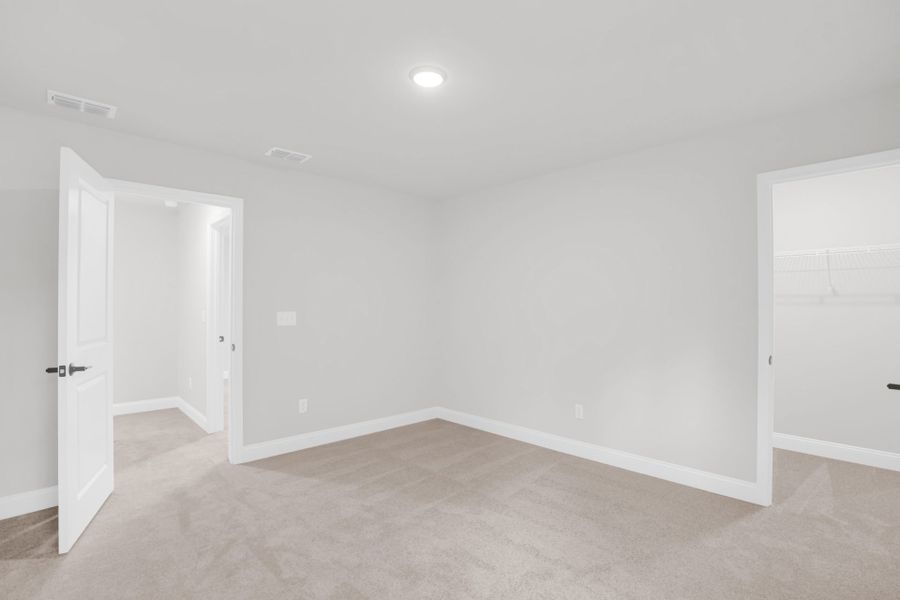 Spacious, unfurnished interior of a new home in Carriage Estates, Lexington (Image 43).