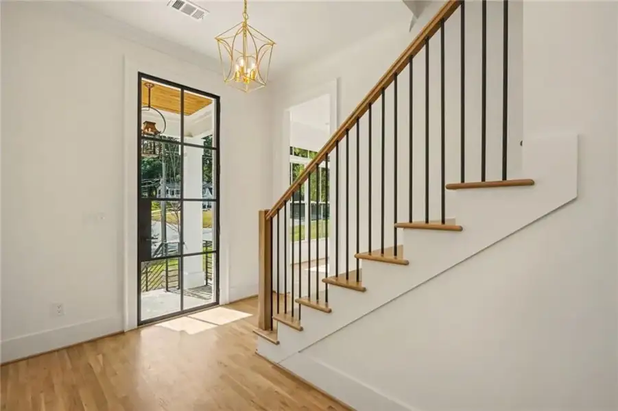 Spacious, unfurnished interior of a new home in , Atlanta (Image 25).