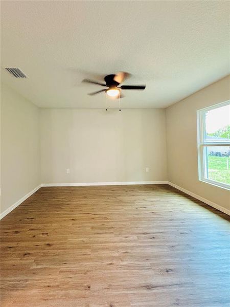 Spacious, unfurnished interior of a new home in , Lakeland (Image 27).
