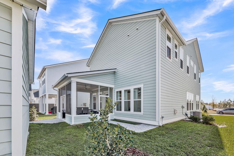 Exterior details and patio area of a home in Carnes Crossroads, Summerville (Image 4).