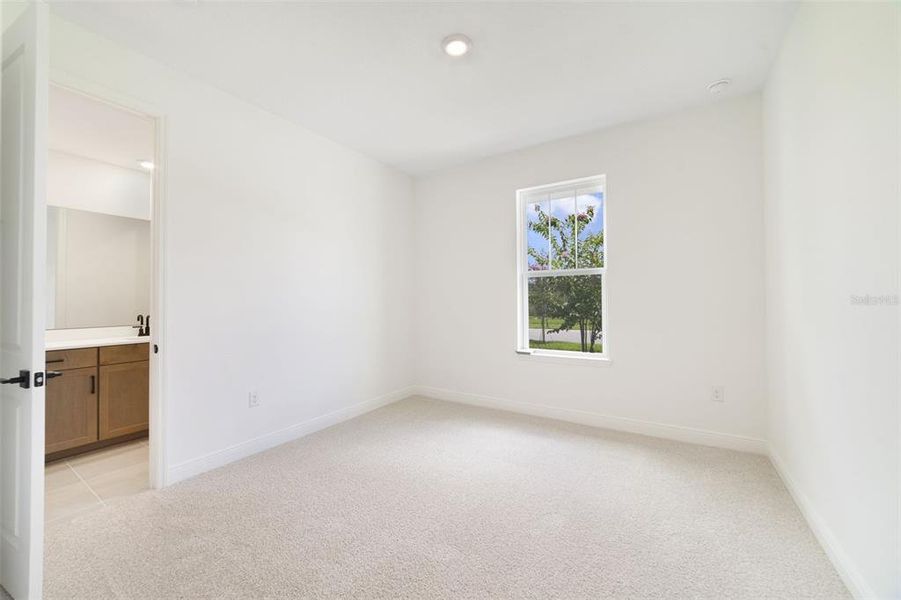 Spacious, unfurnished interior of a new home in Acuera Estates, Apopka (Image 15).