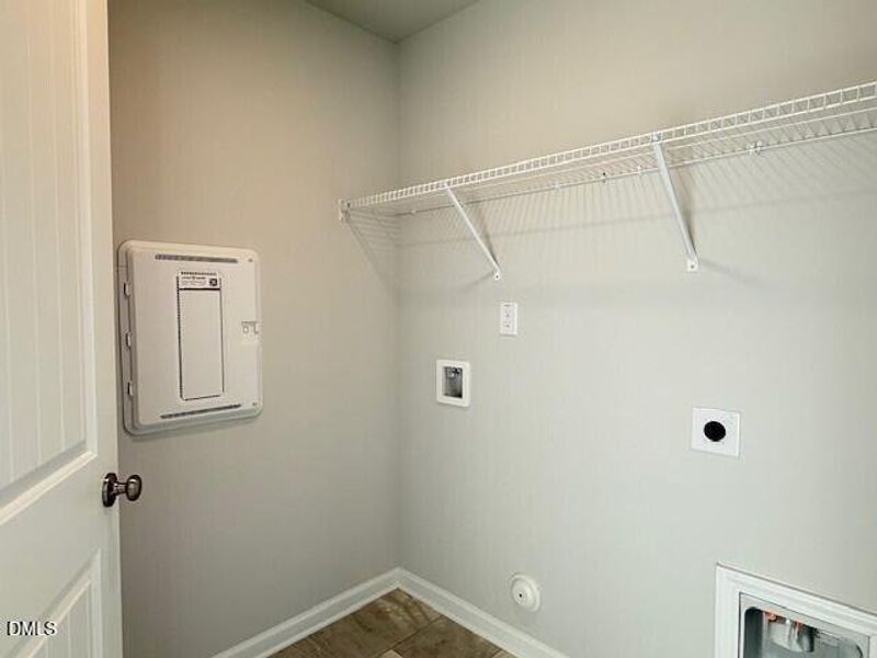 100 VR Laundry 100 VR Laundry