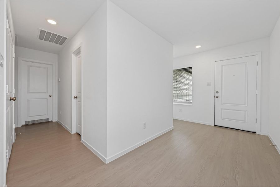 Spacious, unfurnished interior of a new home in Indian Springs, Crosby (Image 25).