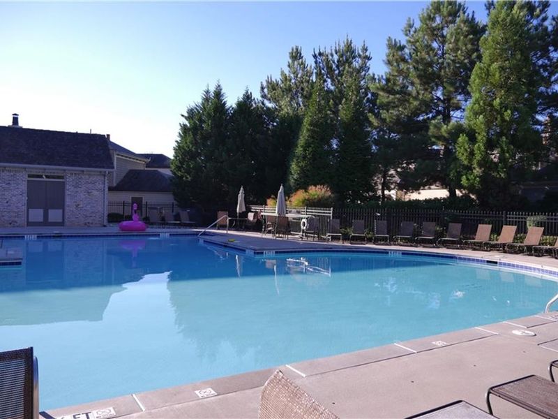 Community amenities in The Village at Towne Lake, Woodstock (Image 79).