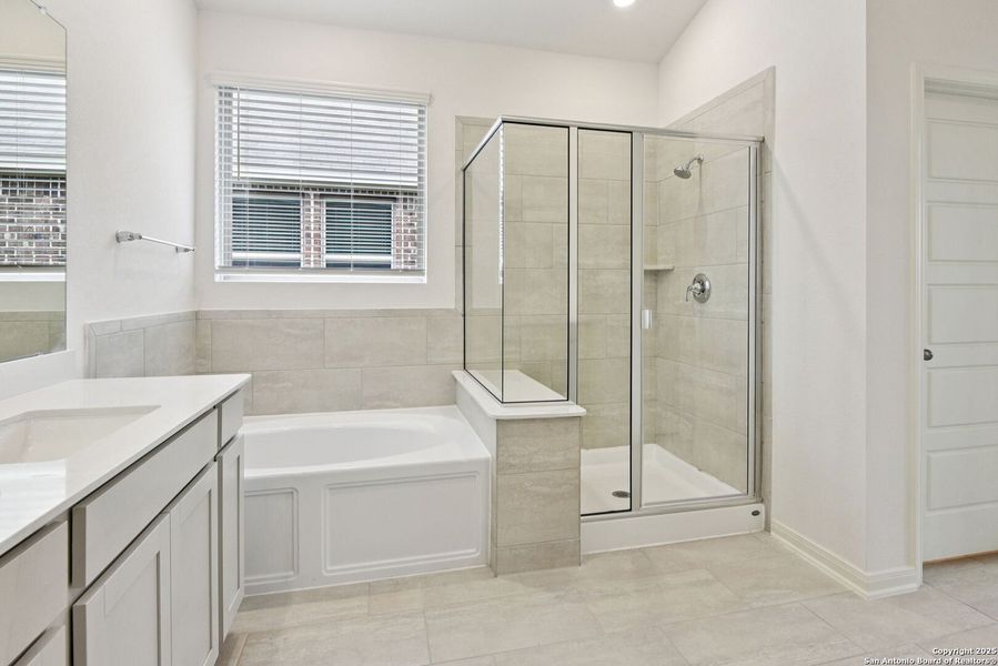 Furnished interior view inside a new home in Fox Falls, Boerne (Image 6).