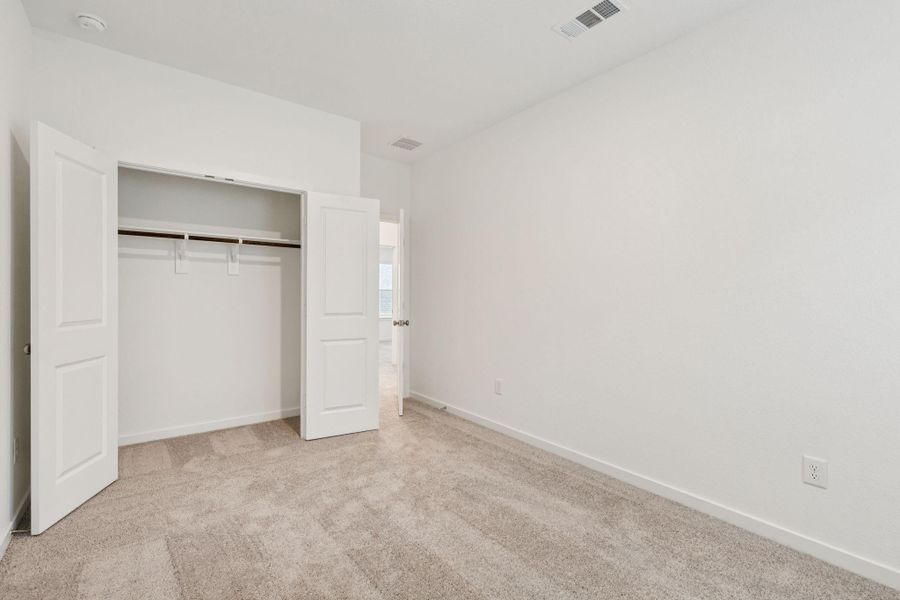 Spacious, unfurnished interior of a new home in Mavera, Conroe (Image 31).