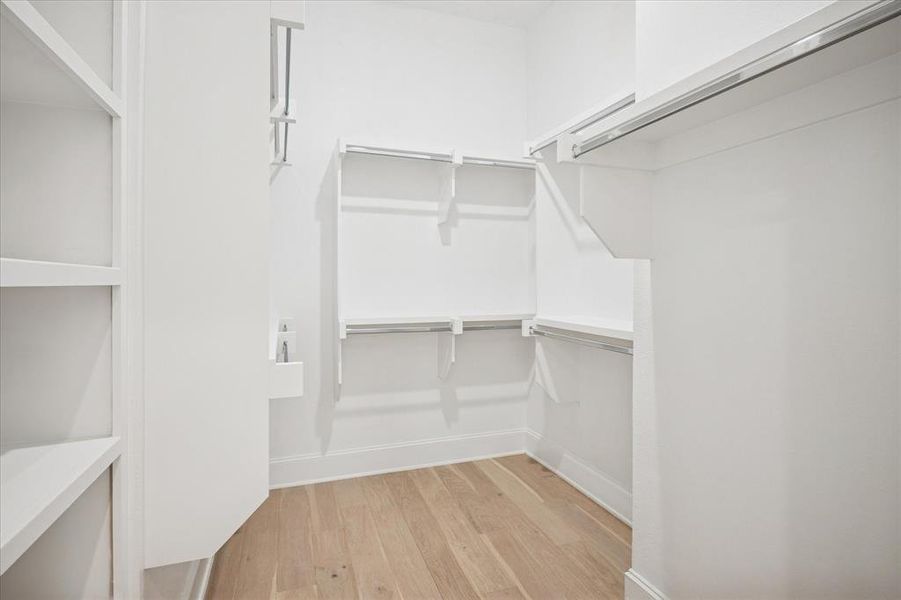 Spacious, unfurnished interior of a new home in Addison Grove, Addison (Image 15).