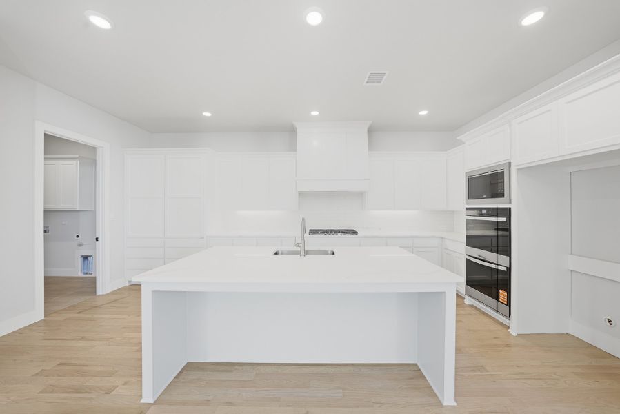 Furnished interior view inside a new home in Quail Hollow, Rockwall (Image 6).