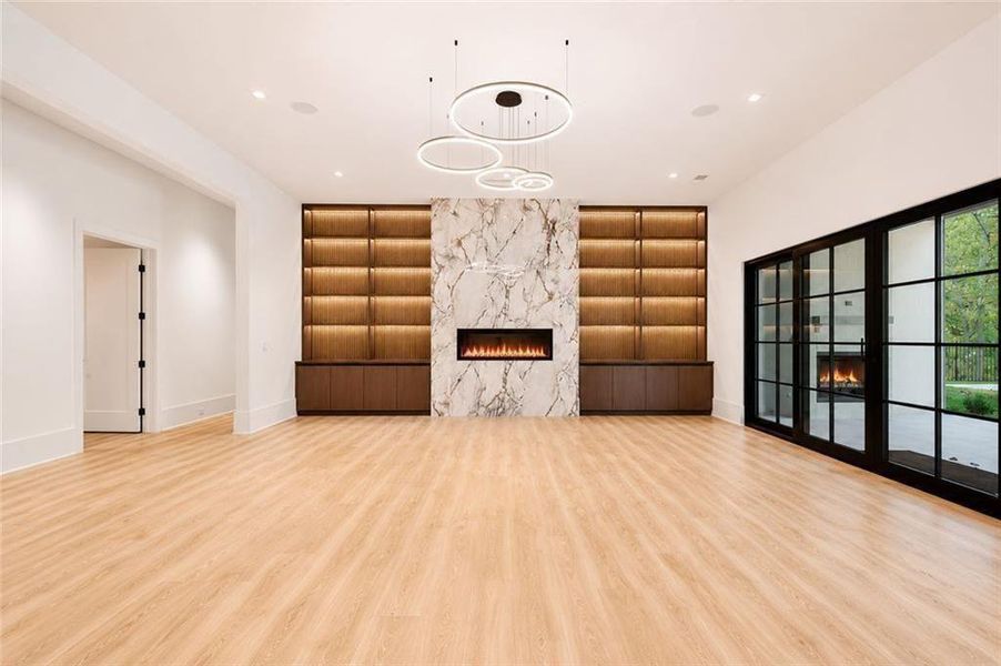 Spacious, unfurnished interior of a new home in , Alpharetta (Image 88).