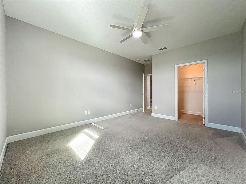 Spacious, unfurnished interior of a new home in , Winter Garden (Image 29).