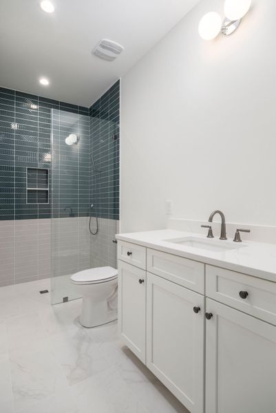 Furnished interior view inside a new home in , Edisto Island (Image 41).