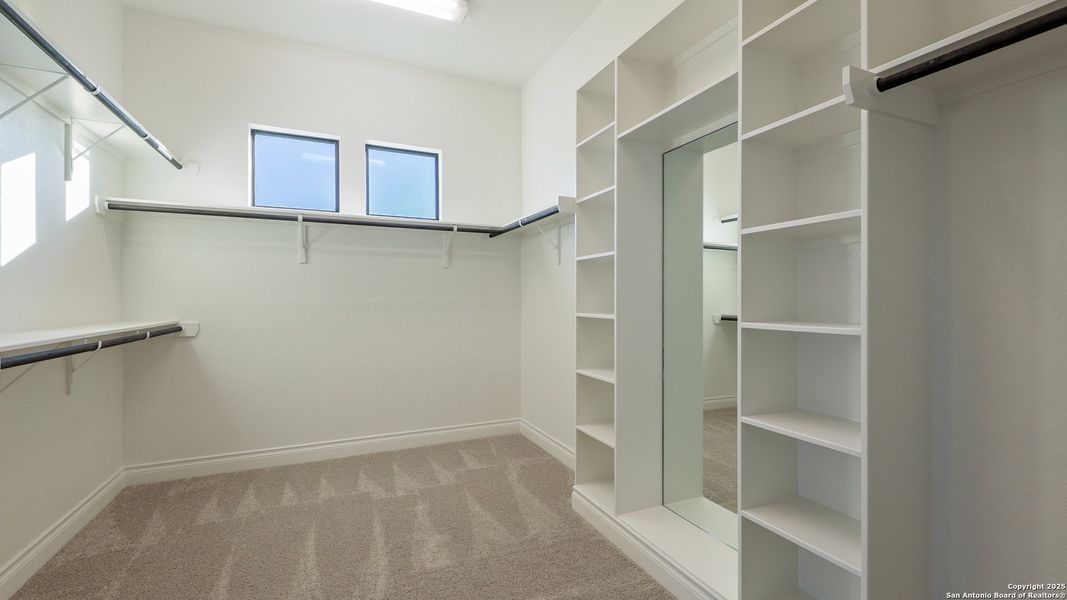 Spacious, unfurnished interior of a new home in , New Braunfels (Image 26).